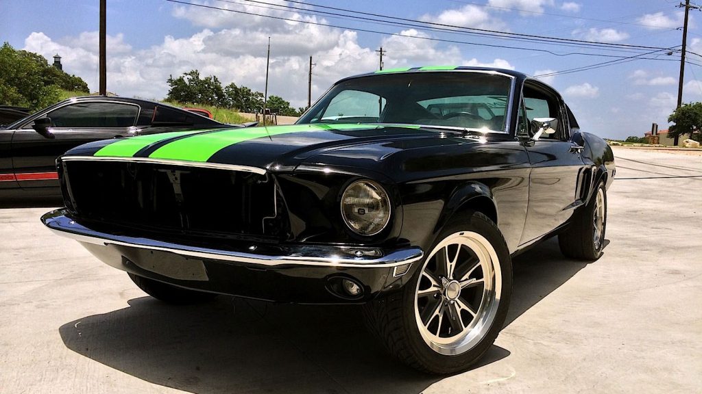 Zombie 222 - Električni Mustang