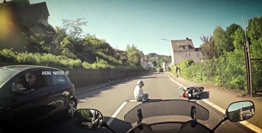 Automobilom namjerno srušio motoristu
