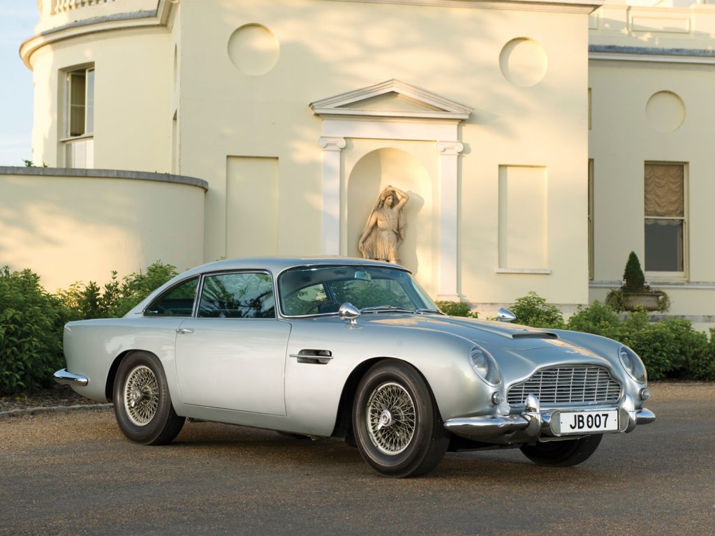 Prije 50 godina Aston Martin DB5 bio je odabranik tajnog agenta 007