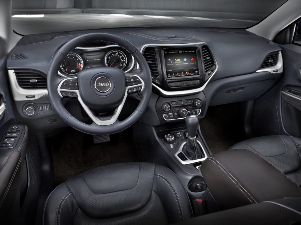 Interijer u pravilu ne donosi ništa novo.