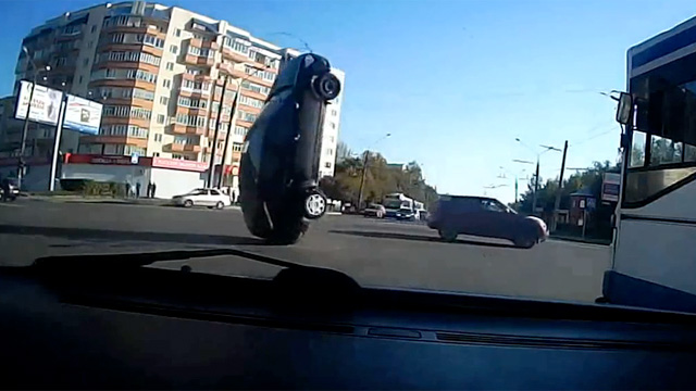 Ovakvih scena na ruskim prometnicama ne nedostaje.