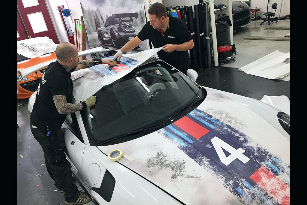 Porsche 911 GT3 RS by: WrapZone