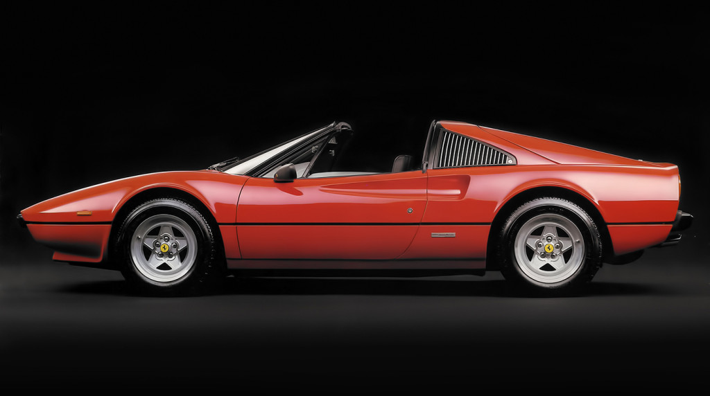Originalni Ferrari 308 GTS kao apsolutni klasik.