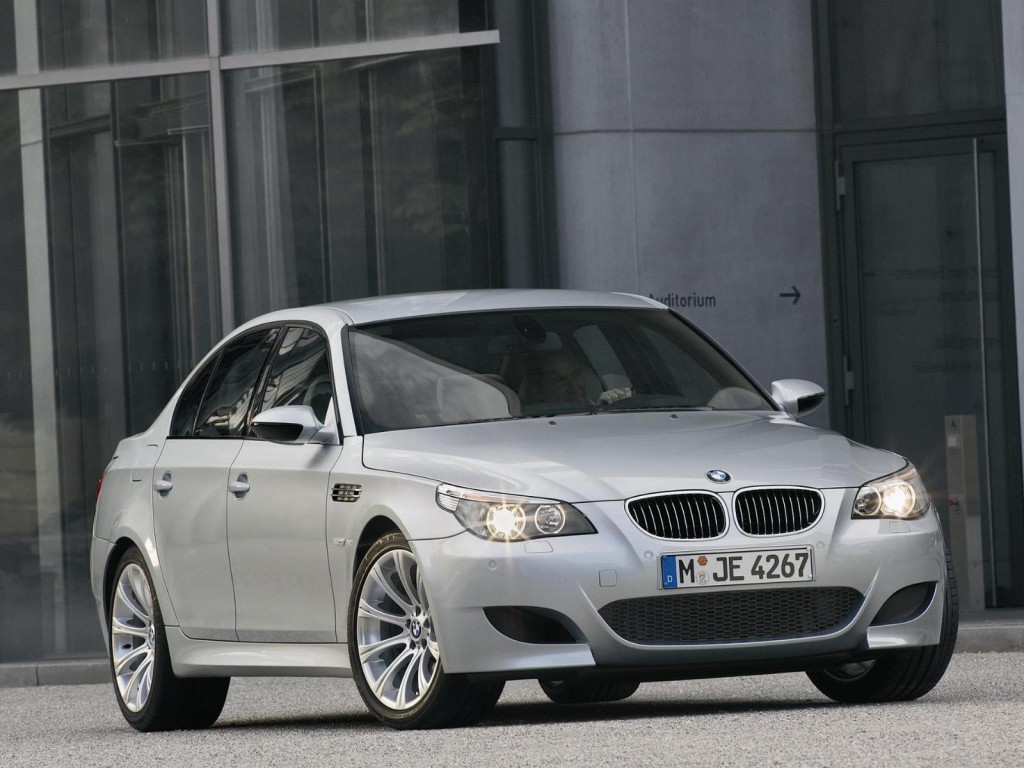 BMW M5 E60 - "kontroverzan" (čitaj: gadan) i fenomenalan.