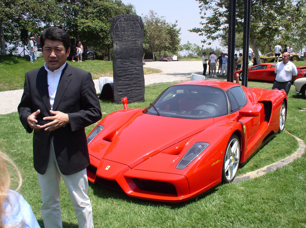 Ken Okuyama kraj jedne od svojih najpoznatijih kreacija.
