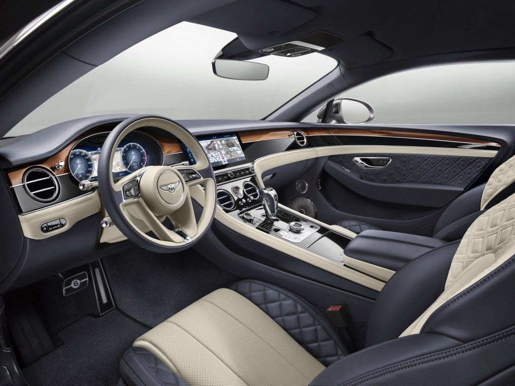 Interijer redefinira poimanje luksuza u klasi GT-automobila.