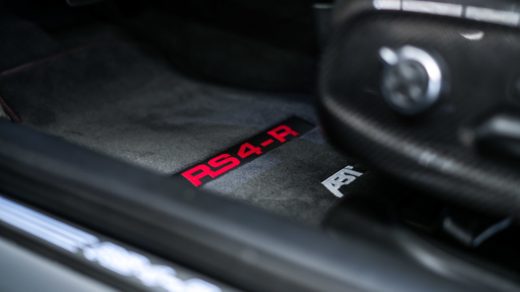 Audi RS4-R