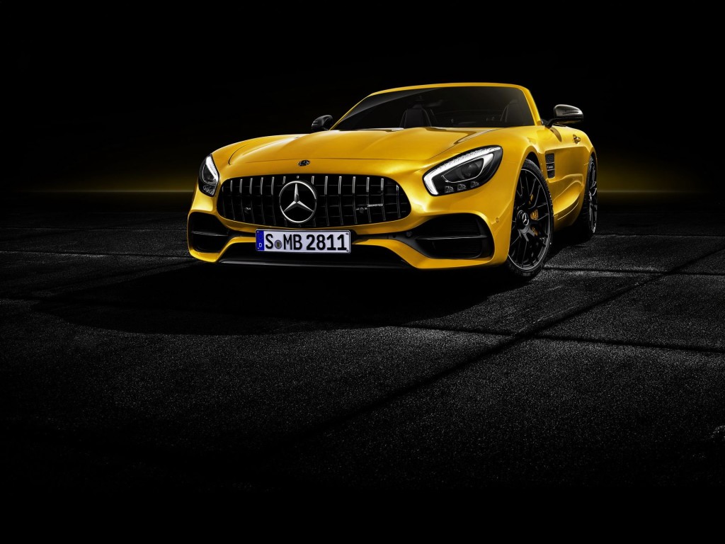 Mercedes-Benz AMG GT S - žuta sredina.
