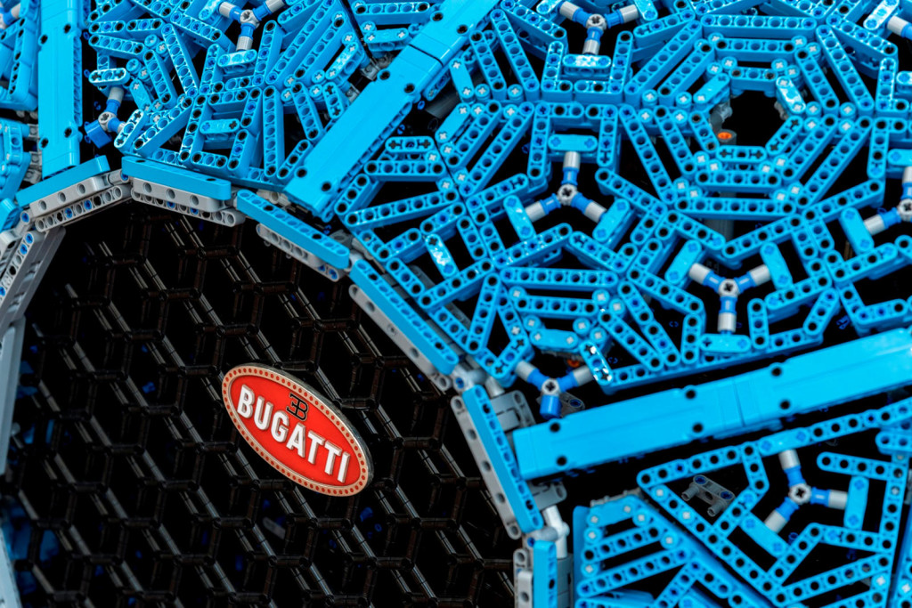 Bugatti Chiron - LEGO Technic